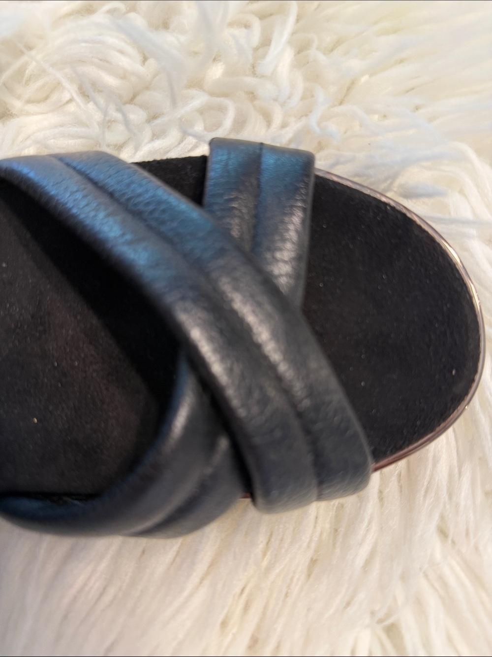 Vionic Black Leather Crisscross Ankle Strap Sandals size 6 excellent condition - Picture 3 of 8